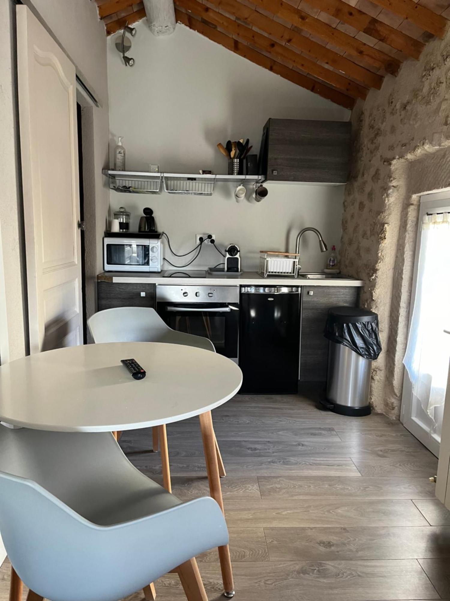 Petit Studio Le Pigeonnier A 5 Mn De Lourmarin Puyvert Εξωτερικό φωτογραφία